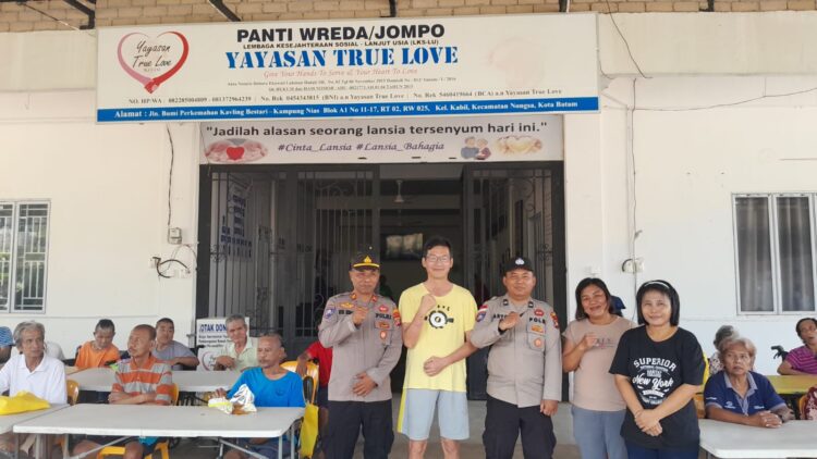 Polresta Barelang melakukan penyuluhan dan sambang ke Panti Jompo serta Panti Asuhan Anak True Love di Jalan Bumi Perkemahan, Kelurahan Kabil, Kecamatan Nongsa, Batam, Selasa, 9 Juni 2026
Foto: Polresta Barelang