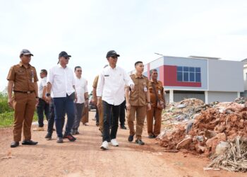Kolaborasi kepemimpinan Amsakar Achmad – Li Claudia Chandra menaruh perhatian besar terhadap kualitas pembangunan daerah. Khususnya pada penataan infrastruktur dan penanganan titik banjir.
Foto: BP Batam