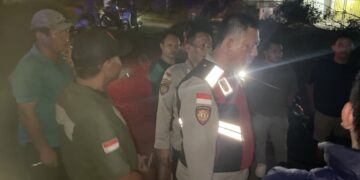Personel Polsek Bengkong bergerak cepat setelah menerima laporan warga lewat layanan 110, Kamis 11 Juni 2026
Foto: Polsek Bengkong