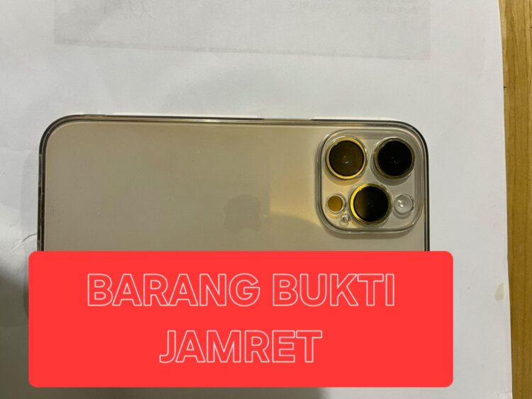 Polresta Barelang berhasil membekuk tiga pelaku pencurian handphone hanya dalam waktu kurang dari sehari. Pengungkapan ini berawal dari laporan cepat warga lewat 110, Kamis 11 Juni 2026
Foto: Polresta Barelang
