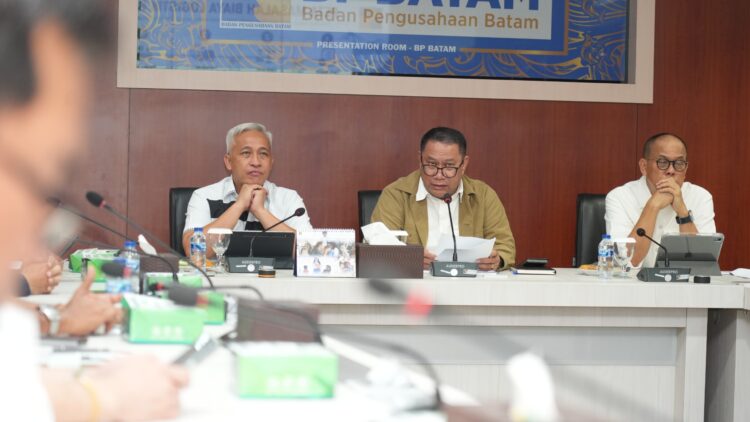 Badan Pengusahaan Batam (BP Batam) memutuskan untuk menunda pemberlakuan penyesuaian tarif layanan peti kemas di Pelabuhan Batam sampai dengan pemberitahuan lebih lanjut
FotoL BP Batam