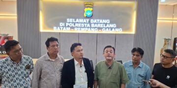 Kasus pemasangan foto pengunjung bertuliskan 'Blacklist' di pintu masuk HH Club atau Planet 3 berujung laporan polisi. Pihak manajemen kini resmi dilaporkan atas dugaan pencemaran nama baik.
Foto: Dok