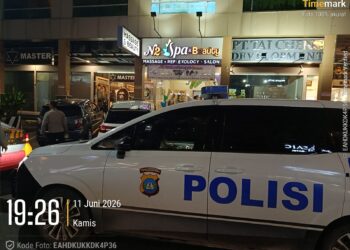 Polresta Barelang bersama Polsek Lubuk Baja bergerak cepat menindaklanjuti laporan masyarakat yang masuk melalui layanan Polisi 110 terkait dugaan tindak pidana pencurian di kawasan Ruko Nagoya Hill, Kecamatan Lubuk Baja, Kota Batam, Kamis (11/06/26)
Foto: Polresta Barelang