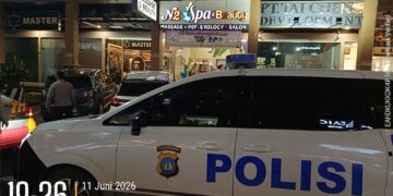 Polresta Barelang bersama Polsek Lubuk Baja bergerak cepat menindaklanjuti laporan masyarakat yang masuk melalui layanan Polisi 110 terkait dugaan tindak pidana pencurian di kawasan Ruko Nagoya Hill, Kecamatan Lubuk Baja, Kota Batam, Kamis (11/06/26)
Foto: Polresta Barelang