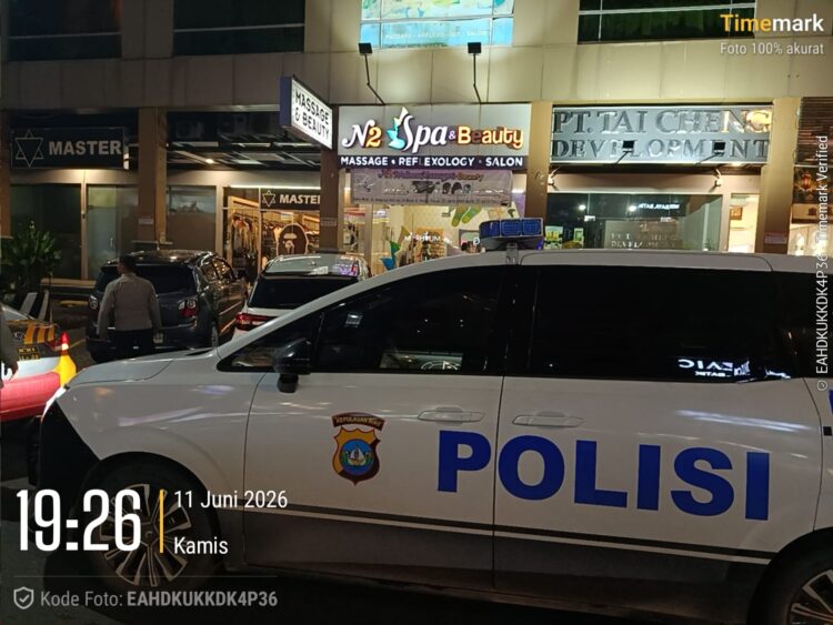 Polresta Barelang bersama Polsek Lubuk Baja bergerak cepat menindaklanjuti laporan masyarakat yang masuk melalui layanan Polisi 110 terkait dugaan tindak pidana pencurian di kawasan Ruko Nagoya Hill, Kecamatan Lubuk Baja, Kota Batam, Kamis (11/06/26)
Foto: Polresta Barelang