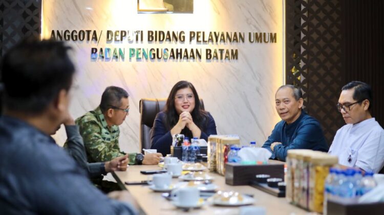 BP Batam menerima kunjungan Kepala Staf Komando Armada I Tanjungpinang, Laksamana Pertama TNI Dr. Arif Badrudin, Jumat (12/06/26)
Foto: BP Batam