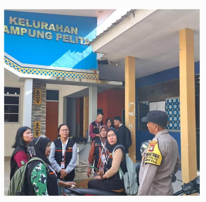 Bhabinkamtibmas Kelurahan Kampung Pelita, Polsek Lubuk Baja, Polresta Barelang, melakukan monitoring pelaksanaan Sensus Ekonomi 2026 yang digelar Badan Pusat Statistik (BPS) Kota Batam, Senin (15/6/2026)
Foto: Polresta Barelang