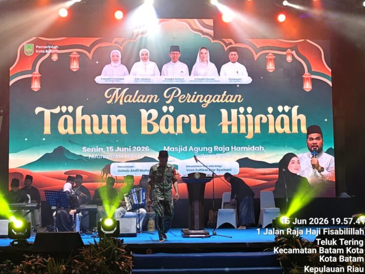 Pemerintah Kota Batam menggelar Peringatan Tahun Baru Islam 1 Muharram 1448 Hijriah tingkat kota dengan suasana khidmat dan penuh kebersamaan di Masjid Agung Raja Hamidah, Kelurahan Teluk Tering, Batam Kota, Senin (15/6/2026)
Foto: Humas