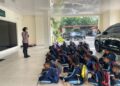 Satuan Pembinaan Masyarakat Polresta Barelang menerima kunjungan silaturahmi dan sosialisasi dari SDIT Nurul Ihsan di Mako Polresta Barelang, Senin (15/6/2026)
Foto: Polresta Barelang