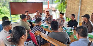 Polsek Nongsa menggelar kegiatan pengarahan dan silaturahmi bersama para pemilik serta pelaku usaha barang bekas dan skrap di wilayah Kecamatan Nongsa
(18/06/26)
Foto: Polresta Barelang