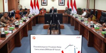 Perjanjian Kerja Sama PKS tentang Pemanfaatan Riset dan Inovasi serta Pengkajian Pembangunan Batam Science and Technology Park ditandatangani di Gedung B.J. Habibie, Jakarta, Kamis 18 Juni 2026.
Foto: BP Batam