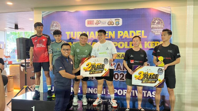 Turnamen Padel dalam rangka Hari Ulang Tahun Bhayangkara ke-80 Polda Kepulauan Riau resmi ditutup, Minggu 21 Juni 2026
Foto: Polda Kepri