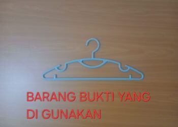 Polsek Sagulung Polresta Barelang mengamankan seorang perempuan berinisial V.J.H, 38 tahun, terduga pelaku kekerasan terhadap anak di bawah umur. Korban berinisial R.A.L, 9 tahun, mengalami luka serius pada bagian wajah. (19/06/26)
Foto: Polresta Barelang