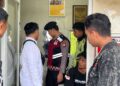 Personel piket Polsek Nongsa bergerak cepat menindaklanjuti laporan warga yang masuk melalui Layanan Polisi seratus sepuluh pada Senin (22/06/26).
Foto: Polresta Barelang