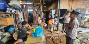 Satuan Pembinaan Masyarakat Polresta Barelang mengintensifkan kegiatan himbauan kepada pemilik usaha besi tua, pengepul barang bekas atau scrap, dan penampung limbah di wilayah hukum Polresta Barelang
(24/06/26)
Foto: Polresta Barelang