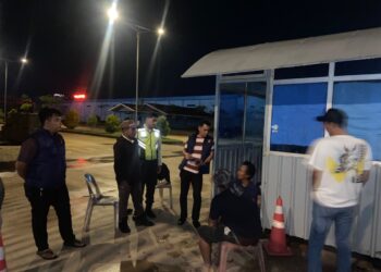 Respons cepat petugas, dua orang terduga pelaku berhasil diamankan dan dibawa ke Mapolsek Nongsa untuk pemeriksaan lebih lanjut pada Kamis 25 Juni 2026
Foto: Polresta Barelang
