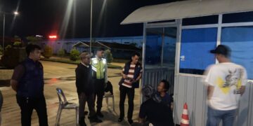 Respons cepat petugas, dua orang terduga pelaku berhasil diamankan dan dibawa ke Mapolsek Nongsa untuk pemeriksaan lebih lanjut pada Kamis 25 Juni 2026
Foto: Polresta Barelang