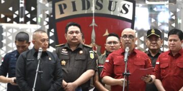 Kejaksaan Agung menetapkan Asep Yusuf Somantri sebagai tersangka dalam kasus korupsi program MBG. (ANTARA FOTO/M RISYAL HIDAYAT)