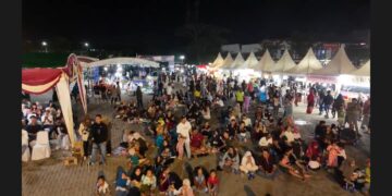 Wakil Gubernur Kepulauan Riau, Nyanyang Haris Pratamura membuka Festival Rakyat Kepri 2026 yang diinisiasi oleh Kamar Dagang dan Industri (Kadin) Provinsi Kepulauan Riau, Minggu (19/07/26).
Foto: kepriprov.go.id