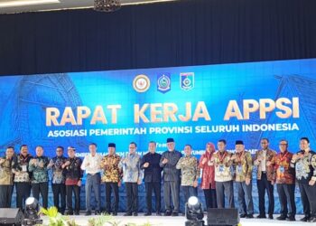 Wakil Gubernur Kepulauan Riau, Nyanyang Haris Pratamura, saat menghadiri Rapat Kerja (Raker) Asosiasi Pemerintah Provinsi Seluruh Indonesia (APPSI) Tahun 2026 di Hotel Marumatta Senggigi, Kabupaten Lombok Barat, Nusa Tenggara Barat, Kamis (16/07/26).
Foto; kepriprov.go.id