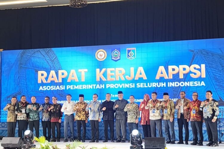 Wakil Gubernur Kepulauan Riau, Nyanyang Haris Pratamura, saat menghadiri Rapat Kerja (Raker) Asosiasi Pemerintah Provinsi Seluruh Indonesia (APPSI) Tahun 2026 di Hotel Marumatta Senggigi, Kabupaten Lombok Barat, Nusa Tenggara Barat, Kamis (16/07/26).
Foto; kepriprov.go.id