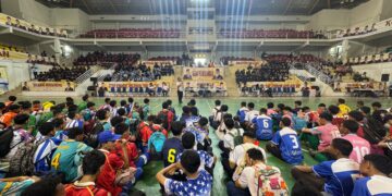 Wakil Gubernur Kepulauan Riau, Nyanyang Haris Pratamura, menghadiri pembukaan turnamen futsal Garuda Yaksa Cup 2026 antar pelajar se-Kepulauan Riau yang digelar di Lapangan Indoor Temenggung Abdul Jamal Kota Batam, Selasa (21/07/26).
Foto: kepriprov.go.id