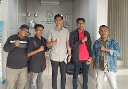 Aliansi Masyarakat Sei Beduk Peduli (AMSBP) resmi menyampaikan laporan pengaduan ke Kejaksaan Negeri (Kejari) Batam, Kamis (30/7/26).
Foto:SWI