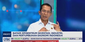 Wali Kota Batam ex-officio Kepala Badan Pengusahaan Batam, Amsakar Achmad, menjadi narasumber di CNBC Indonesia, Jumat (17/7/2026). TANGKAPAN LAYAR CNBC INDONESIA
Foto: MCB