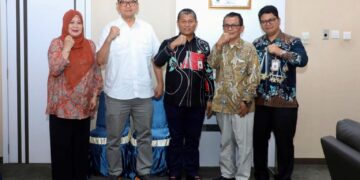 Sebagai bagian dari proses penilaian, tim ADLGA 2026 melakukan visitasi yang diterima langsung oleh Sekretaris Daerah Kota Batam, Firmansyah, di Ruang Rapat Sekretaris Daerah Lantai II Kantor Wali Kota Batam, Kamis (23/07/26).
Foto: mediacenterbatam