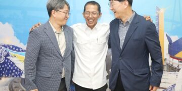 Wali Kota Batam Amsakar Achmad menerima audiensi Traverse Edu bersama perwakilan Jeonju Vision College di Kantor Wali Kota Batam, Senin (27/07/26).
Foto: mediacenterbatam