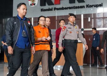 Komisi Pemberantasan Korupsi (KPK) melakukan penahanan terhadap tersangka MC selaku Sekretaris Jenderal MPR RI periode 2016 s.d. 2023, atas dugaan tindak pidana korupsi (TPK) berupa penerimaan gratifikasi oleh penyelenggara negara di lingkungan Sekretariat Jenderal (Setjen) MPR RI. (09/07/26).
Foto: kpk.go.id