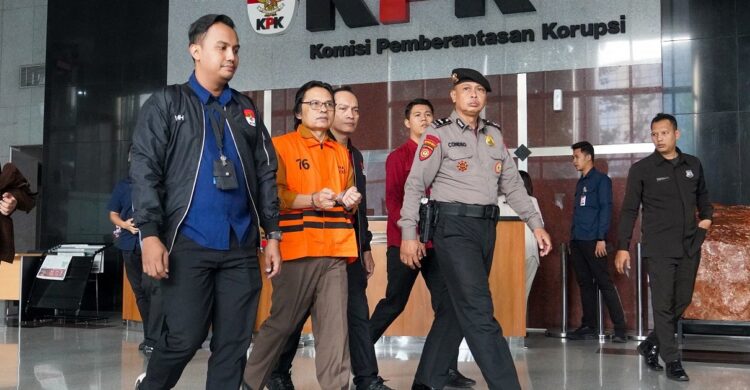Komisi Pemberantasan Korupsi (KPK) melakukan penahanan terhadap tersangka MC selaku Sekretaris Jenderal MPR RI periode 2016 s.d. 2023, atas dugaan tindak pidana korupsi (TPK) berupa penerimaan gratifikasi oleh penyelenggara negara di lingkungan Sekretariat Jenderal (Setjen) MPR RI. (09/07/26).
Foto: kpk.go.id
