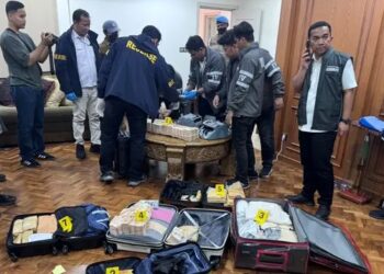Korps Pemberantasan Tindak Pidana Korupsi (Kortas Tipikor) Polri menyita barang bukti berupa 74 kilogram emas batangan serta uang tunai dalam mata uang asing dan rupiah dengan total nilai sekitar Rp476 miliar dari sebuah rumah di kawasan Parahyangan Golf 2 Nomor 2, Bogor, Jawa Barat, Kamis (09/07/26).
Foto: Istimewa