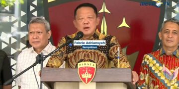 Jaksa Agung Muda Tindak Pidana Khusus Kejaksaan Agung, Febrie Adriansyah, buka suara untuk meluruskan dua isu yang belakangan viral di media sosial. Isu pertama terkait dugaan keterkaitannya dengan sebuah usaha di Cipete, Jakarta Selatan. Isu kedua mengenai temuan uang di sebuah rumah di kawasan Sentul, Bogor, Jum'at (10/07/26).