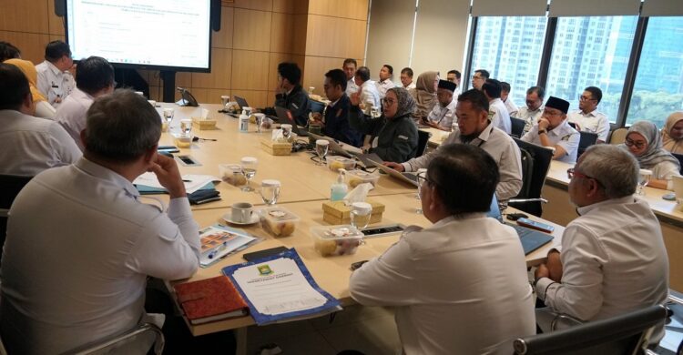 Rapat Koordinasi Pengawasan Tata Kelola Pemerintah Daerah pada Area Perencanaan, Penganggaran APBD, dan Pengadaan Barang dan Jasa bersama Pemerintah Kota Tangerang di Gedung Merah Putih KPK, Jakarta, Rabu (15/07/26).
Foto: kpk.go.id