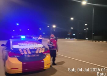 Laporan masyarakat lewat Layanan Polisi 110 direspons cepat. Polsek Nongsa membubarkan aksi balap liar di kawasan Bundaran Bandara Hang Nadim, Batam, Sabtu dini hari, 4 Juli 2026.
Foto: Polresta Barelang