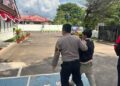 Personel Piket Pamapta bergerak menindaklanjuti laporan dugaan pencurian kendaraan bermotor di Perumahan Ricci, Kelurahan Tanjung Riau, Kecamatan Sekupang. (05/07/26)
Foto: Polresta Barelang