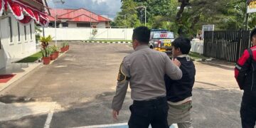 Personel Piket Pamapta bergerak menindaklanjuti laporan dugaan pencurian kendaraan bermotor di Perumahan Ricci, Kelurahan Tanjung Riau, Kecamatan Sekupang. (05/07/26)
Foto: Polresta Barelang