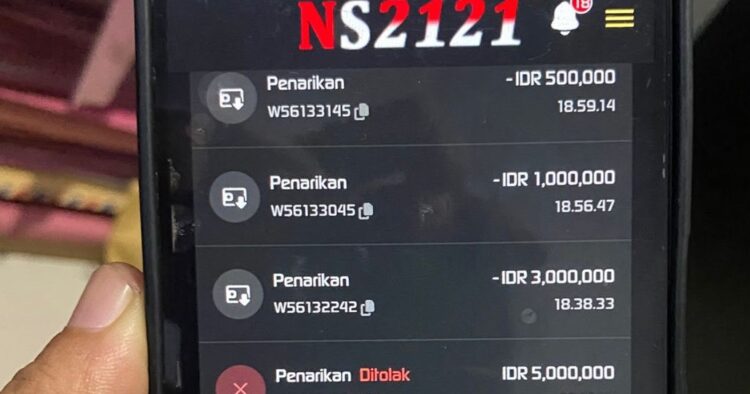 Unit Reskrim Polsek Batu Ampar bersama Tim Subdit 3 Jatanras Polda Kepri berhasil mengungkap kasus pencurian dengan kekerasan yang terjadi di Hotel The Hills, Kelurahan Kampung Seraya, Kecamatan Batu Ampar. Dua terduga pelaku berhasil diamankan, Senin 6 Juli 2026.
Foto: Polresta Barelang