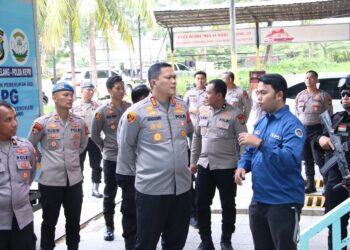 Kapolresta Barelang Kombes Pol Anggoro Wicaksono turun langsung mengecek kesiapan Satuan Pelayanan Pemenuhan Gizi atau SPPG Polresta Barelang, Senin 6 Juli 2026.
Foto: Polresta Barelang