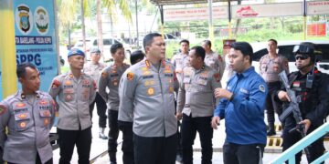 Kapolresta Barelang Kombes Pol Anggoro Wicaksono turun langsung mengecek kesiapan Satuan Pelayanan Pemenuhan Gizi atau SPPG Polresta Barelang, Senin 6 Juli 2026.
Foto: Polresta Barelang