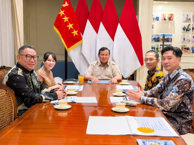 Presiden RI Prabowo Subianto menerima jajaran pimpinan BP Batam di Jakarta, Selasa 7 Juli 2026. Pertemuan itu membahas percepatan transformasi Batam sebagai mesin baru pertumbuhan ekonomi nasional.
Foto: Istimewa