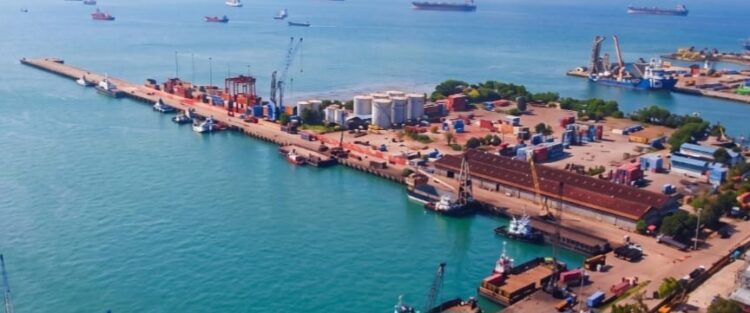 Proyek ini didukung investasi sekitar USD 85 juta yang dialokasikan untuk pembaruan peralatan bongkar muat, perluasan lapangan penumpukan, peningkatan kapasitas terminal, dan digitalisasi layanan kepelabuhanan.
Foto: BP Batam