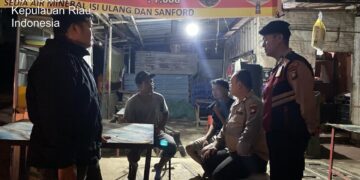 Polsek Batu Aji Polresta Barelang bergerak cepat menindaklanjuti laporan masyarakat yang masuk melalui layanan Kepolisian 110 terkait dugaan aksi tawuran di kawasan Simpang Nippon, Kelurahan Tanjung Uncang, Kecamatan Batu Aji, Kota Batam, Selasa (15/07/26).
Foto: Polresta Barelang