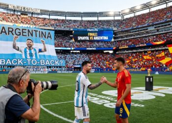 Spanyol Tantang Sang Juara Bertahan Argentina, Siapa Bakal Angkat Trofi?
Foto: Ilustrasi AI