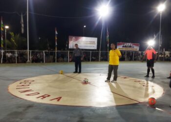 Kapolda Kepulauan Riau Irjen Pol. Asep Safrudin bersama Kapolresta Barelang Kombes Pol. Anggoro Wicaksono menghadiri partai final Turnamen Futsal Kasu Cup VI Tahun 2026 yang digelar di Lapangan Futsal Pulau Kasu, Kelurahan Kasu, Kecamatan Belakang Padang, Kota Batam, Jumat (17/07/26)
Foto: Polresta Barelang