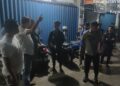 Personel Polsek Batu Ampar Polresta Barelang bergerak cepat menindaklanjuti laporan masyarakat yang masuk melalui Layanan Polisi 110 terkait dugaan penggelapan sepeda motor di kawasan Sungai Jodoh, Kecamatan Batu Ampar, Minggu (19/07/26)
Foto: Polresta Barelang