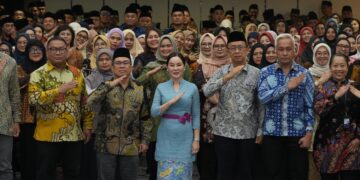 Wakil Kepala BP Batam, Li Claudia Chandra, melantik 338 Pejabat Struktural Tingkat III dan IV di lingkungan BP Batam, Senin (20/07/26).
Foto: BP Batam