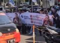 Kantor hukum Hotman Paris & Partners di kawasan Kelapa Gading, Jakarta Utara, digeruduk ratusan massa yang menamakan diri Aktivis Connection, (20/07/26).
Foto: istimewa