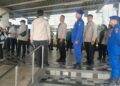 Satuan Polisi Perairan dan Udara (Satpolairud) Polresta Barelang bersama Kantor Imigrasi Kelas I Khusus TPI Batam dan sejumlah instansi terkait menggelar operasi gabungan di perairan Batu Ampar, Kota Batam, Rabu (22/07/26).
Foto: Polresta Barelang